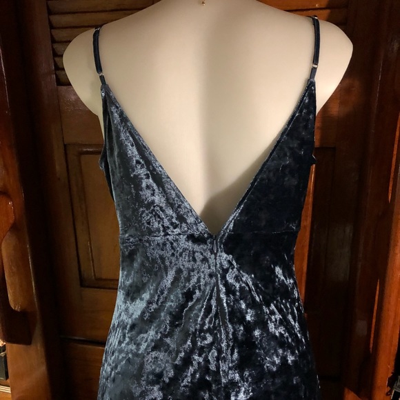 Boutique Navy velvet dress - Picture 3 of 8